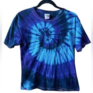 Hand tie-dyed blue short sleeve tshirt, Fruit of the Loom—youth L/adult S